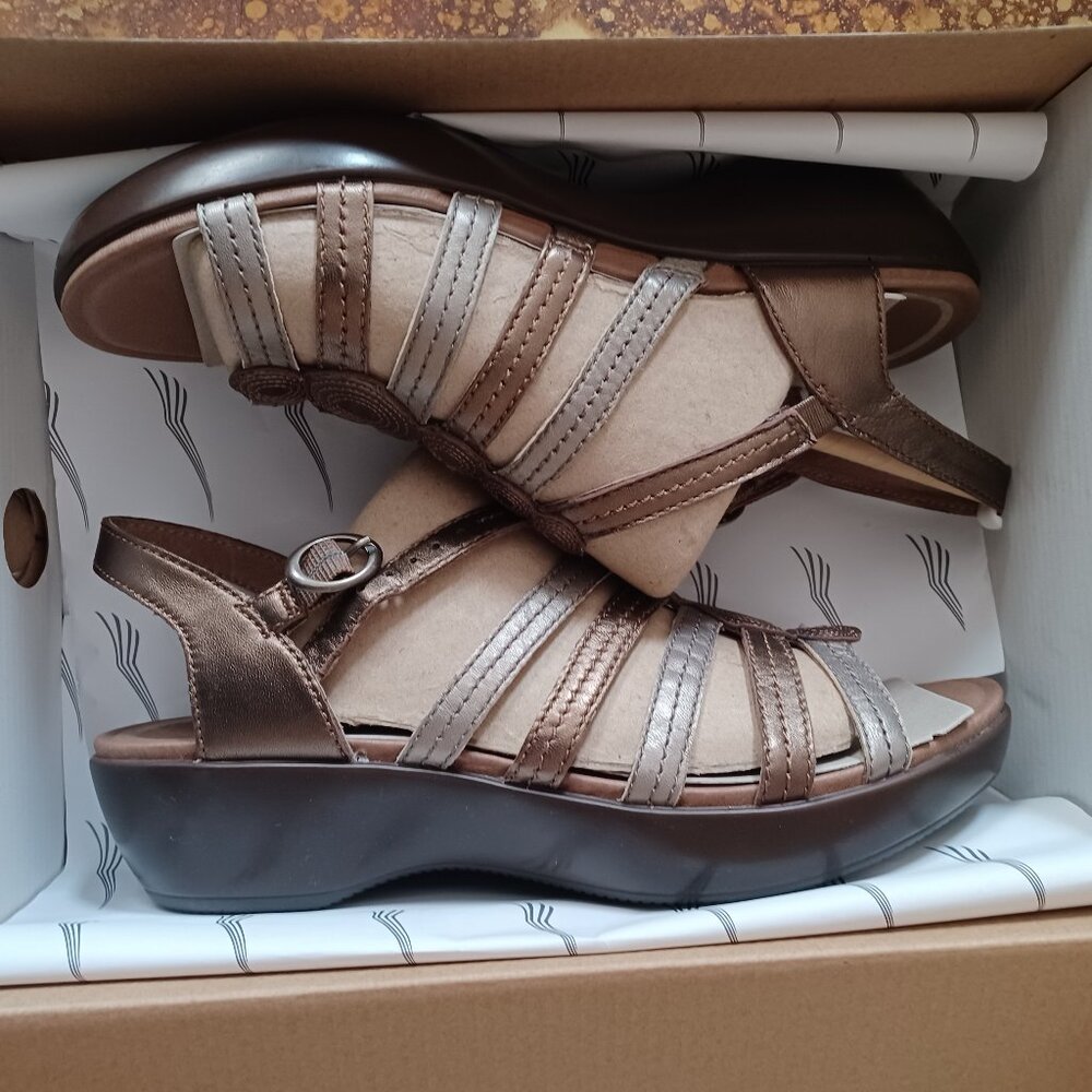 Dansko "Drea" Wedge Sandal, sz 9